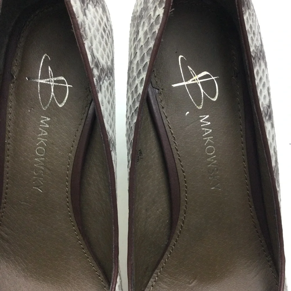 B Makowsky Neve Python Snake Print Leather Round Toe Pumps Size 7.5 - Picture 10 of 12